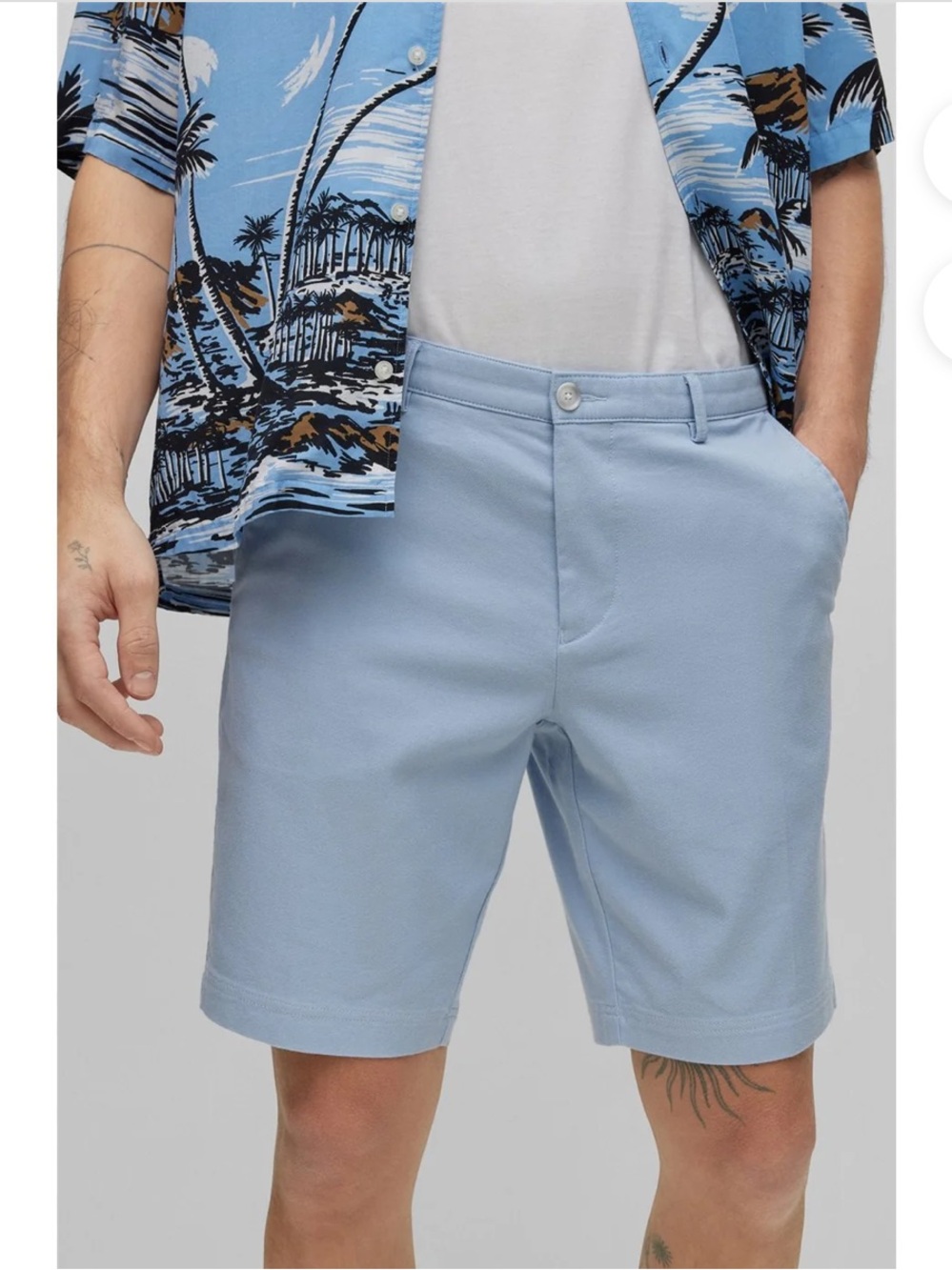 HUGO BOSS SLICE SLIM FIT SHORT LIGHT BLUE. 32R
